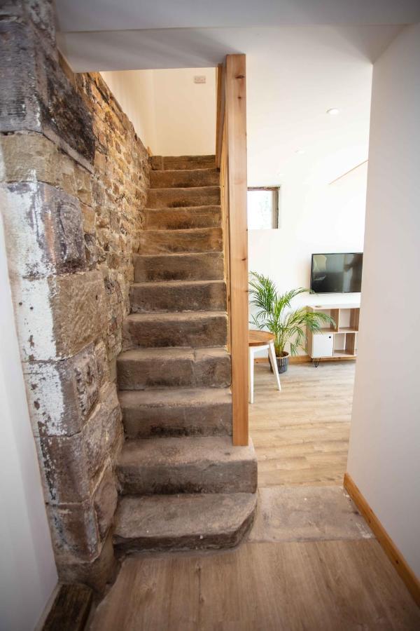 Apartamento Stunning Stone Coach House Marple Exterior foto